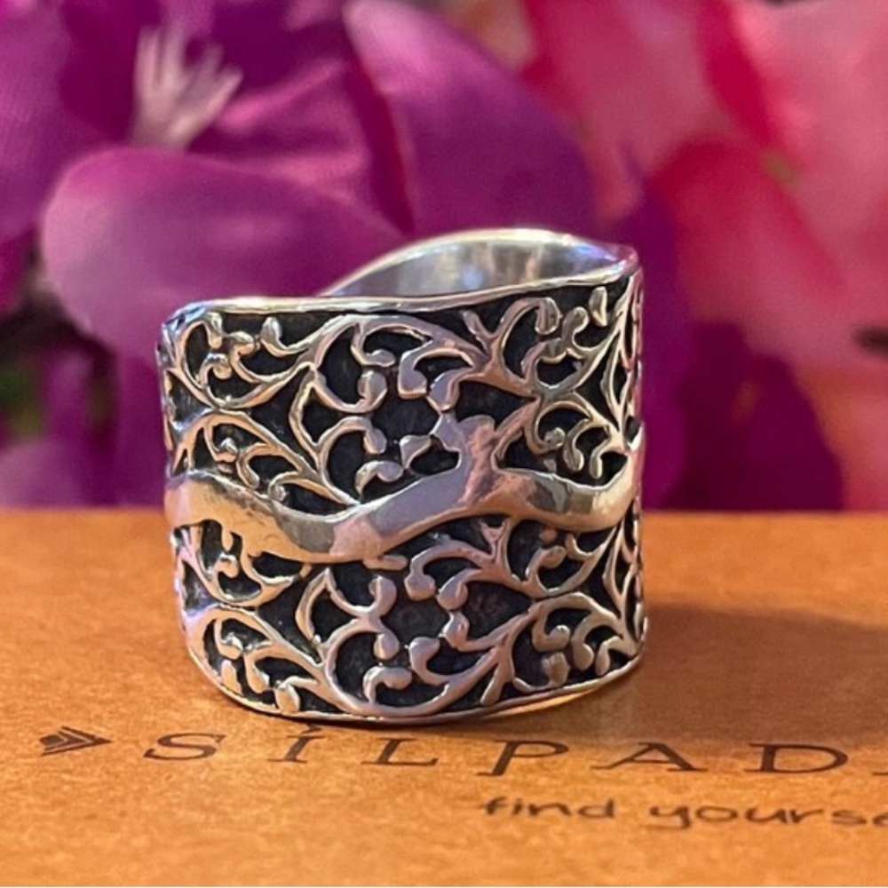 Silpada R1741 Wide Band Ring, perfect condition, very comfortable to wear